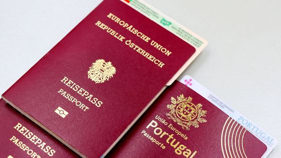 Les pièces d'identité relevées à l'arrivée des voyageurs