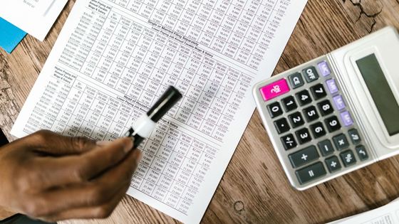 Les indicateurs de revenu par logement, ligne par ligne